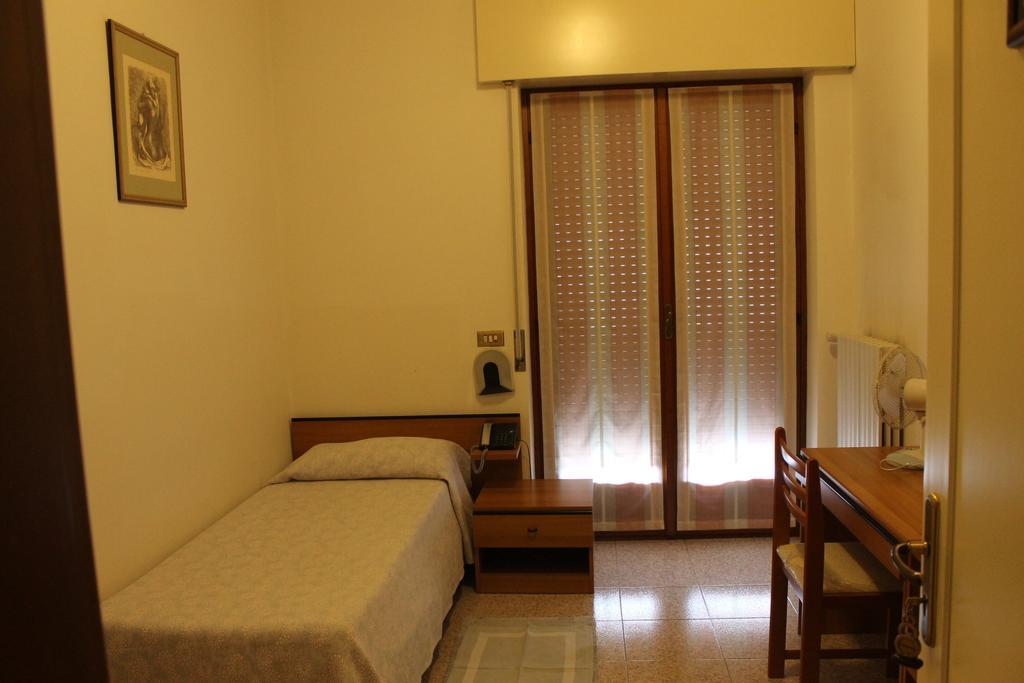 בלונו Hotel O'Scugnizzo 2 מראה חיצוני תמונה